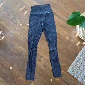 Lululemon Hot Yoga Leggings
